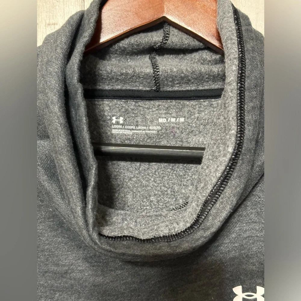 Under Armour‎ Pull Over
